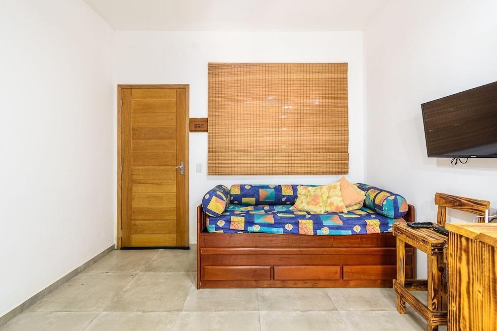 Apartamento novo com piscina, condomínio Ubatuba