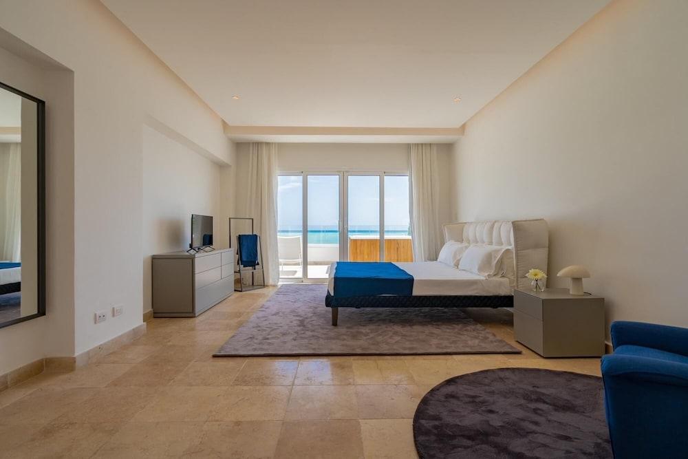 Punta Palmera Beach Front With Private Cold Jacuzzi