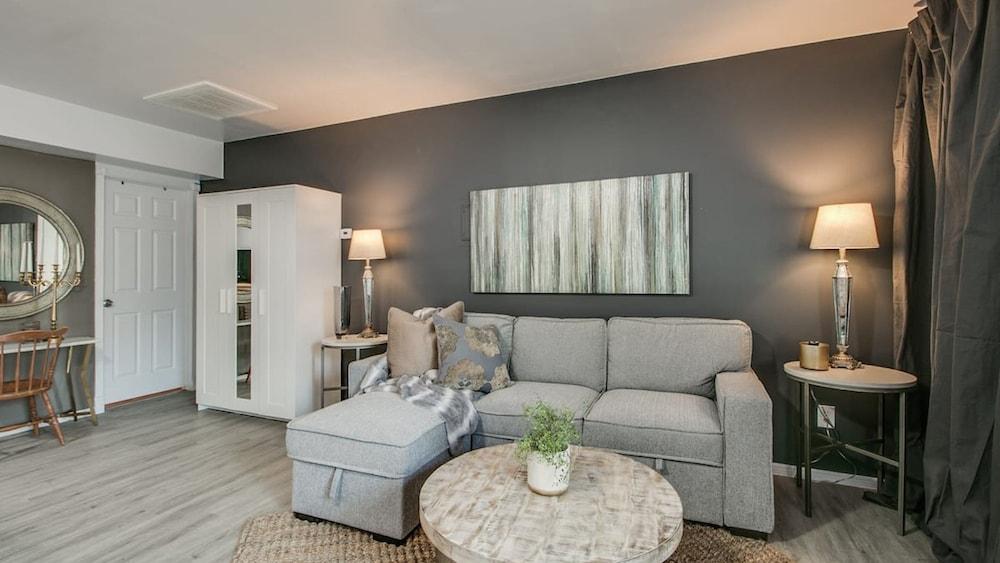 Designer Condo in Hip Zen Yard! Midtown Phoenix!