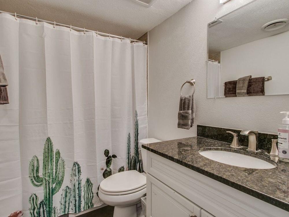 Old Town Scottsdale 2-bdrm Gem!