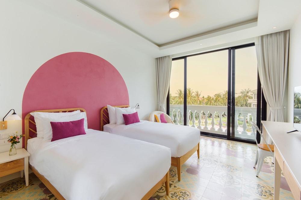 Moodhoian Riverside Resort & Spa