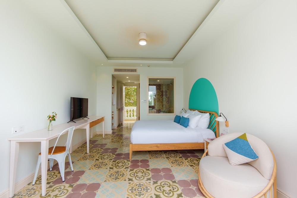 Moodhoian Riverside Resort & Spa