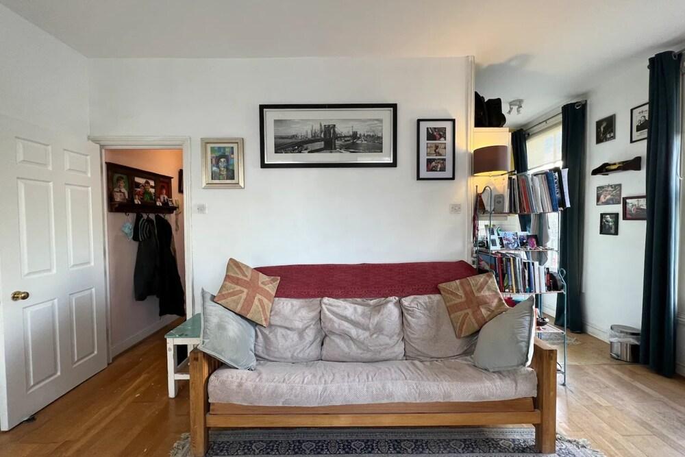 Bright Studio Flat in Notting Hill