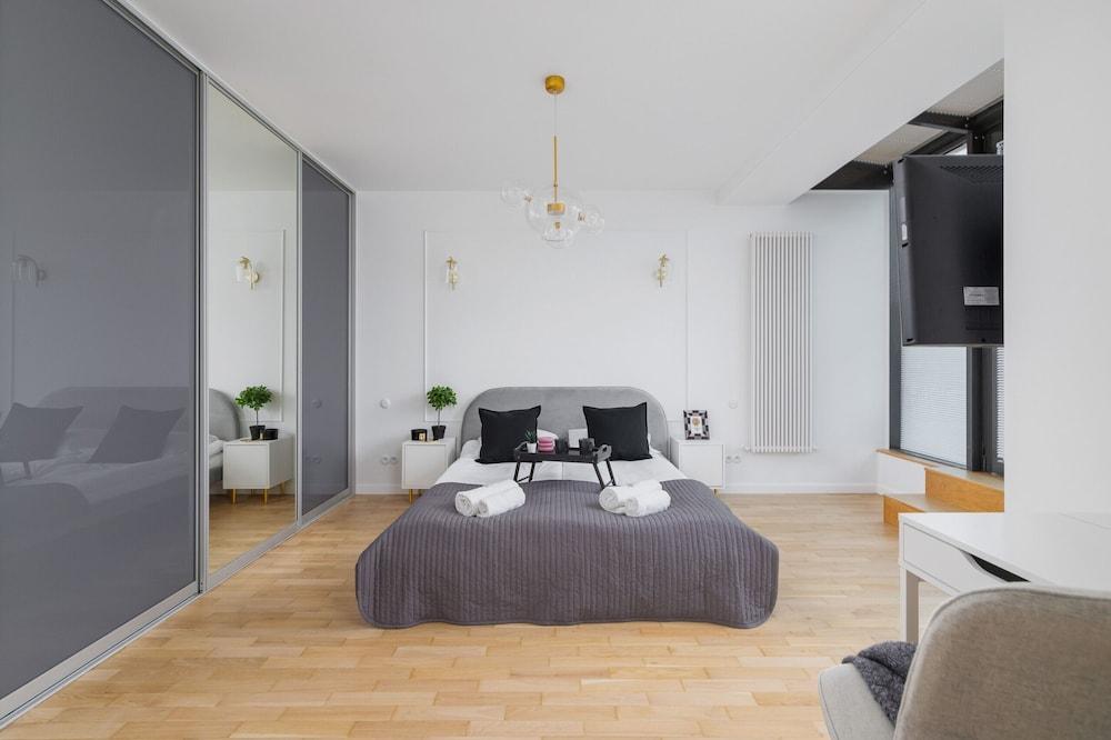 Apartment Cracow by Renters Prestige