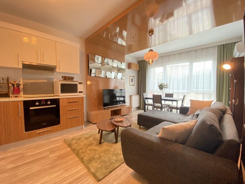 Refreshing Apartment in Kartal