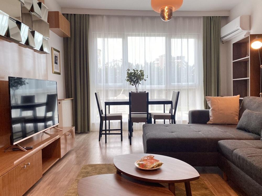 Refreshing Apartment in Kartal