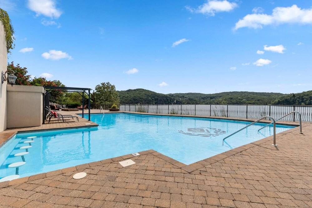 3 Bedroom Lake View Villa - Unit 6