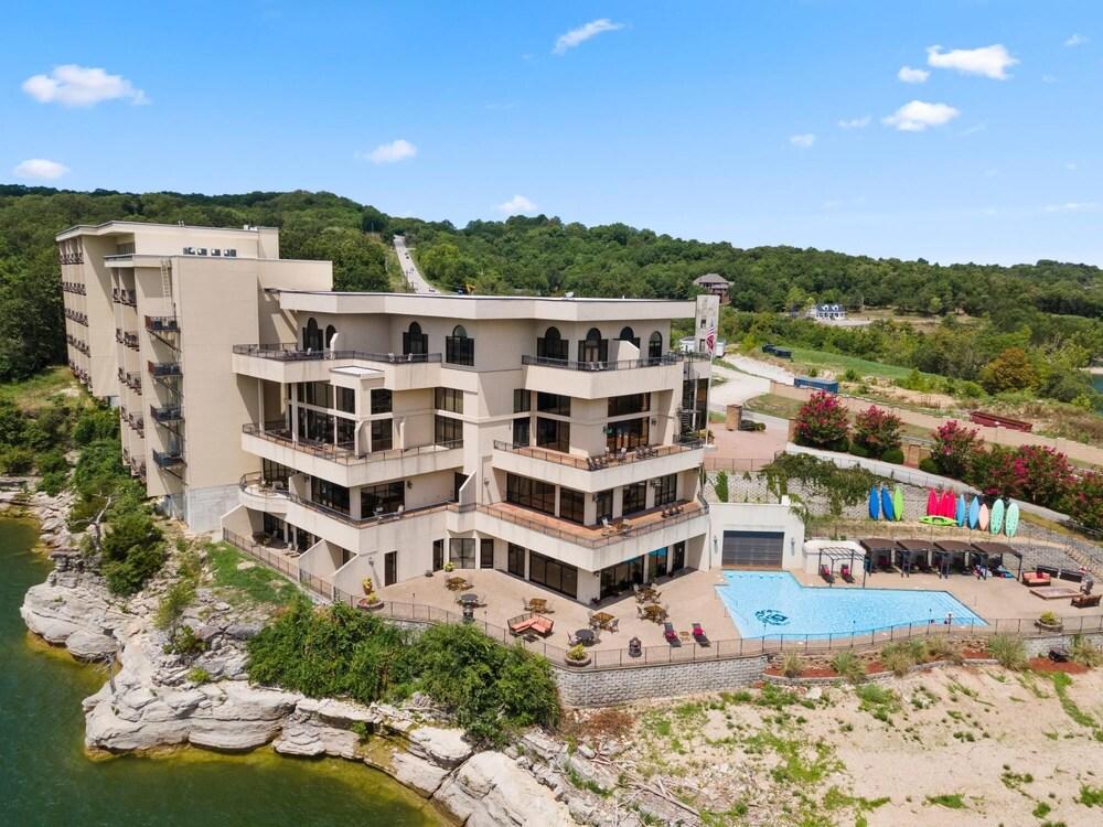 3 Bedroom Lake View Villa - Unit 6