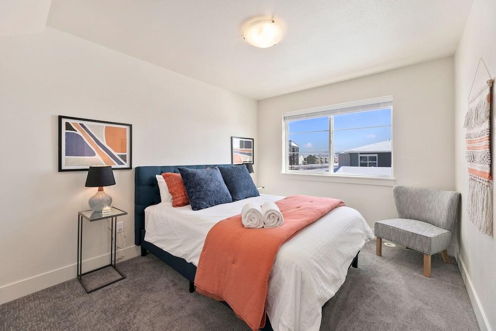 938 Jerome St Unit 2