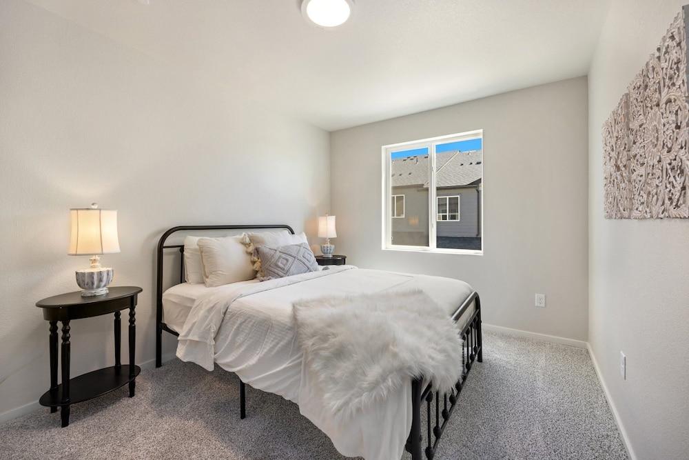 Modern Farmhouse Townhome – Great Central Location!