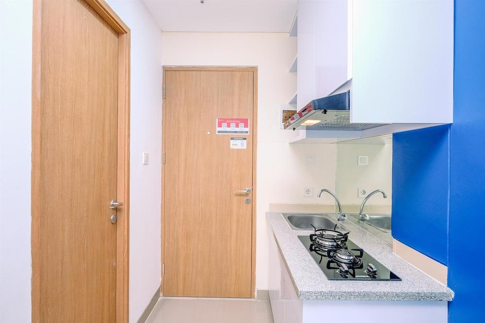Restful And Comfortable Studio Apartment At B Residence