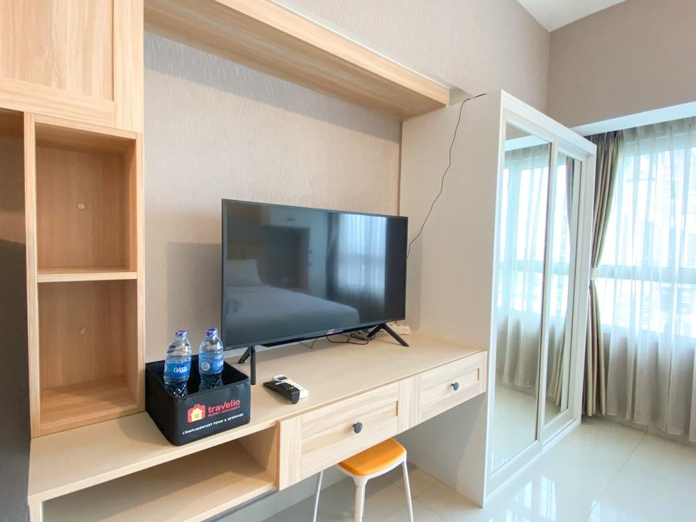 Restful And Functional Studio Apartment At Springlake Summarecon Bekasi
