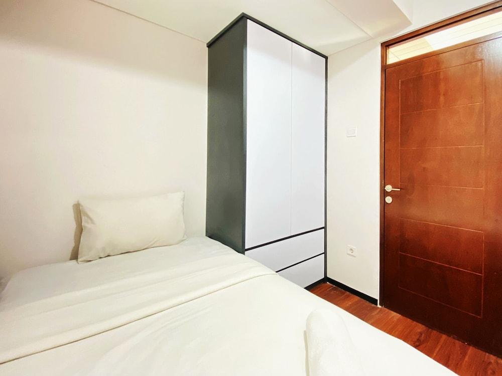 Nice 2Br At Gateway Pasteur Apartment