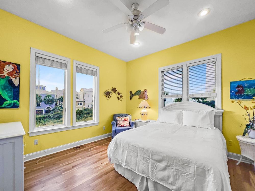 Turtle Watch 4 Bedroom Home by RedAwning