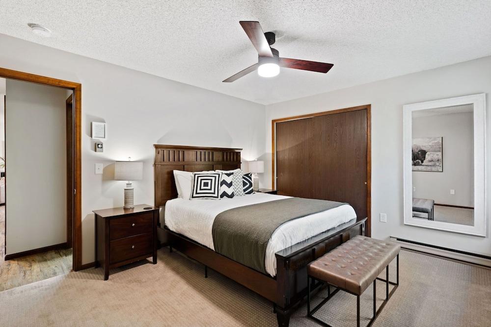 Amazing Sunsets, Biking, Boating and More at the Horsetooth Stoop!