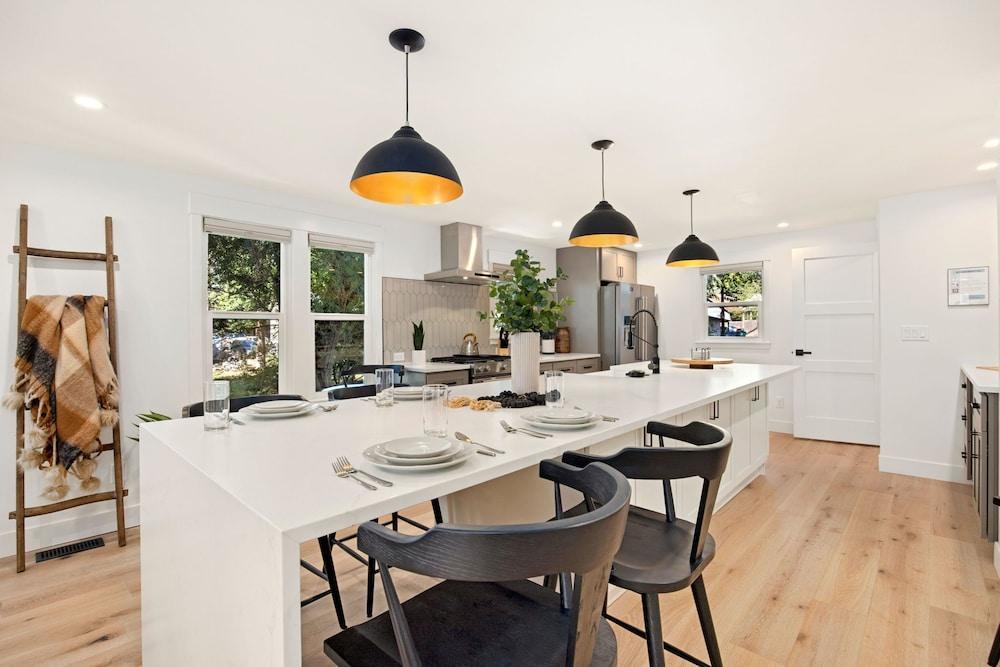 Elegant Old Town Charm – Walk to Csu and Downtown