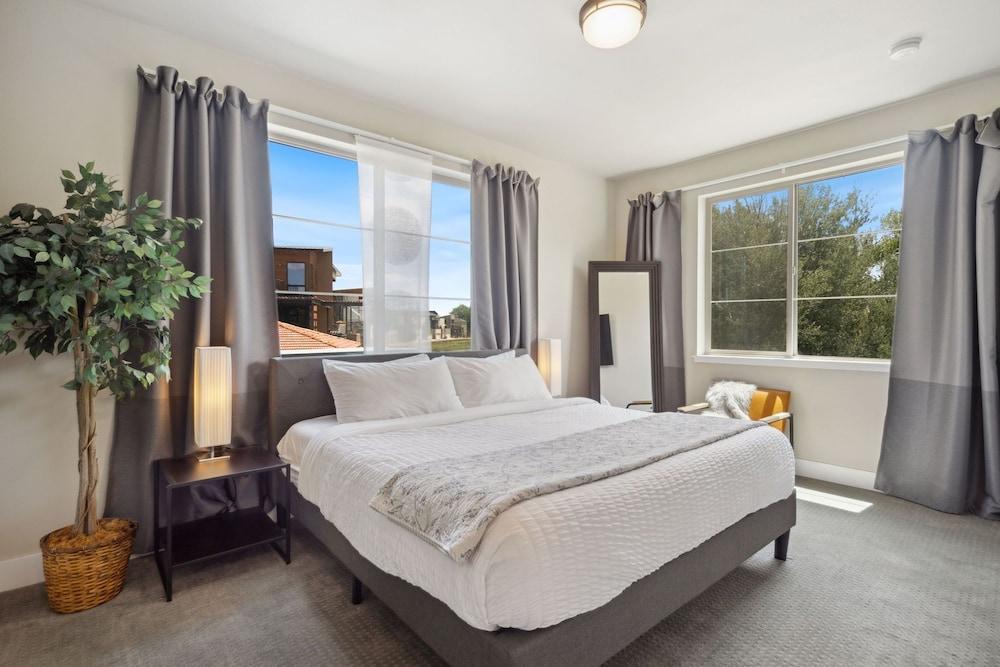 Swanky Townhome Near Old Town, Breweries and River