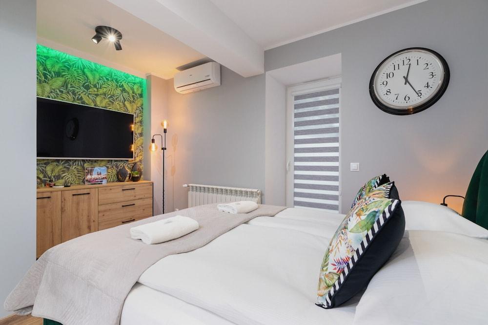 Kraków Underground Apartment by Renters