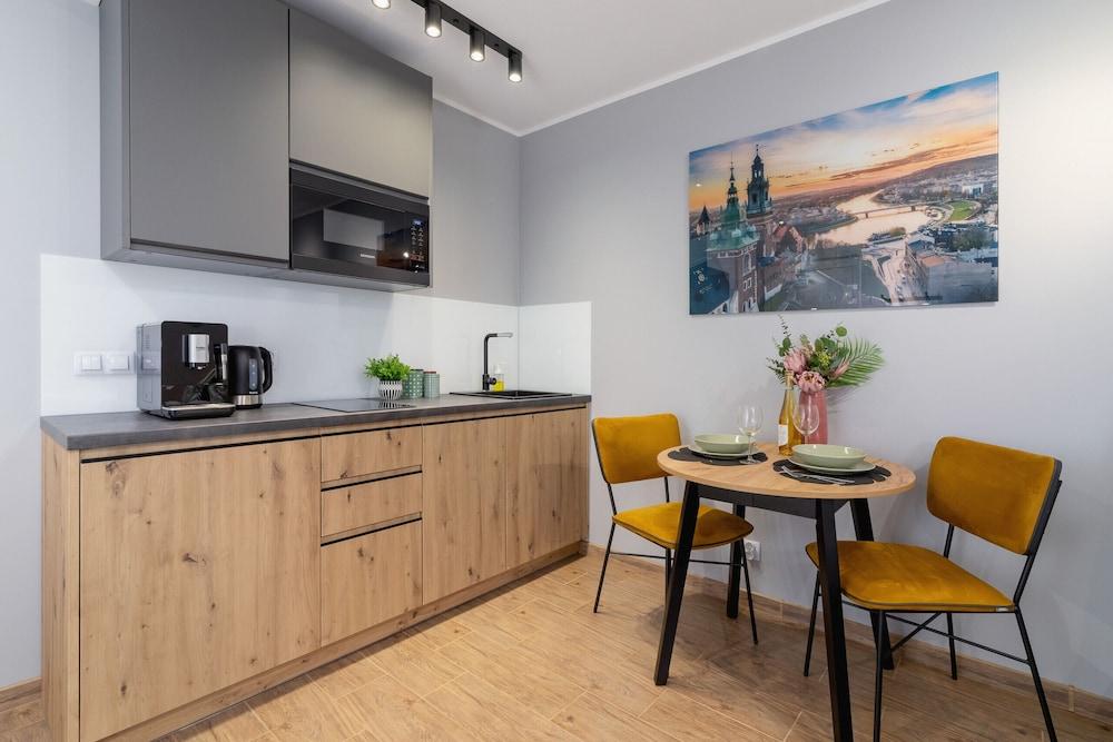 Kielecka Studio With AC by Renters