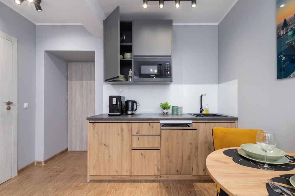 Kielecka Studio With AC by Renters