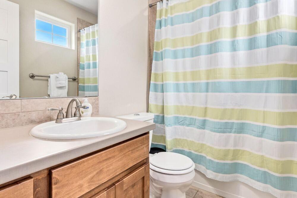 Contemporary Studio – Sunny, Stylish and Spacious