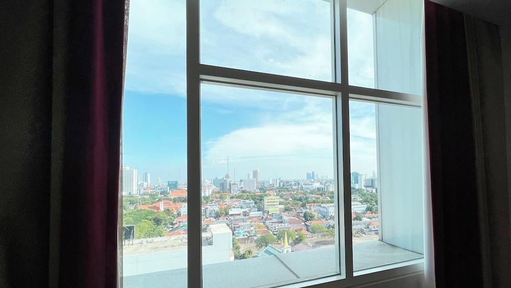 Leedon Hotel & Suites Surabaya