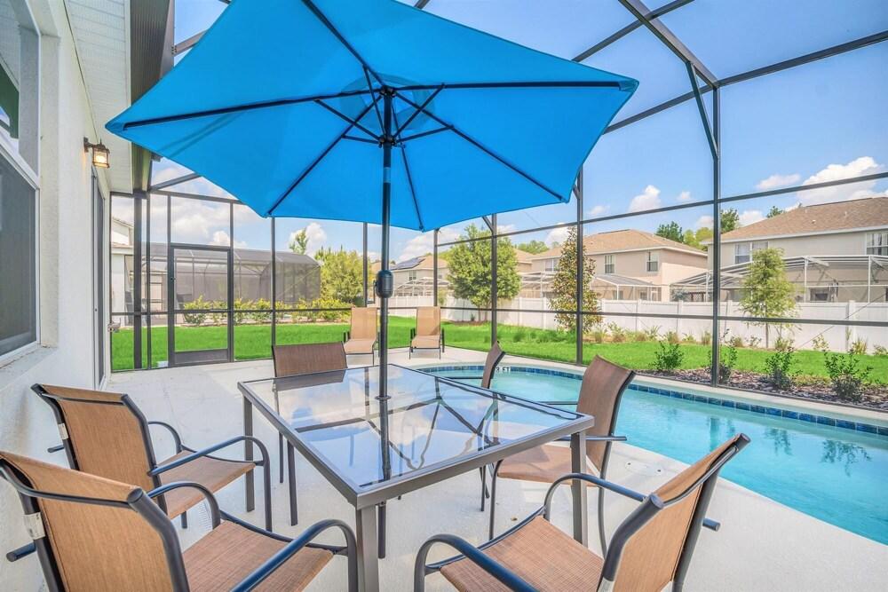 6BR Luxury Home - Private Pool Games Room