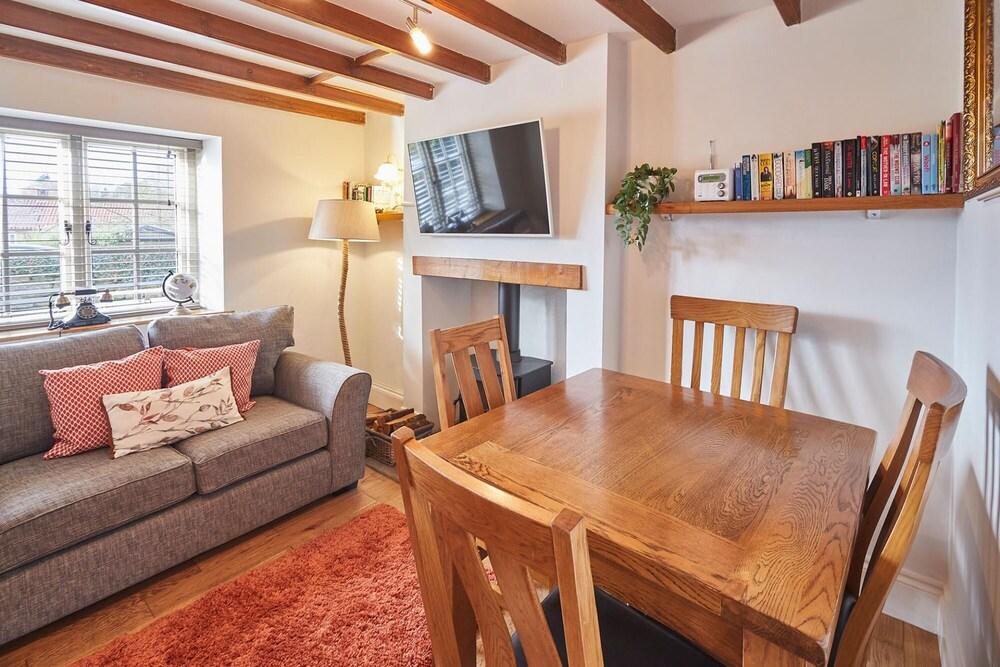 Host Stay Isla Cottage