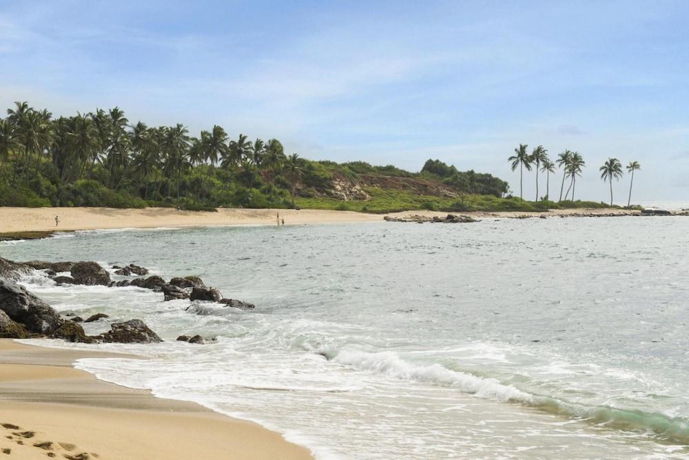 Sustainably Designed Villa Overlooking Indian Ocean