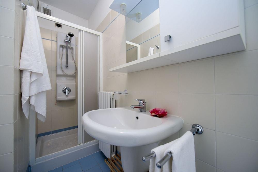 Porto Letizia Mimosa 4