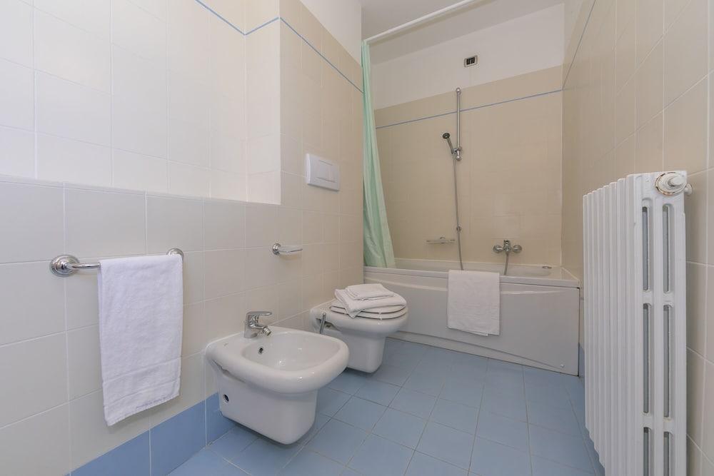 Porto Letizia Rosa 1