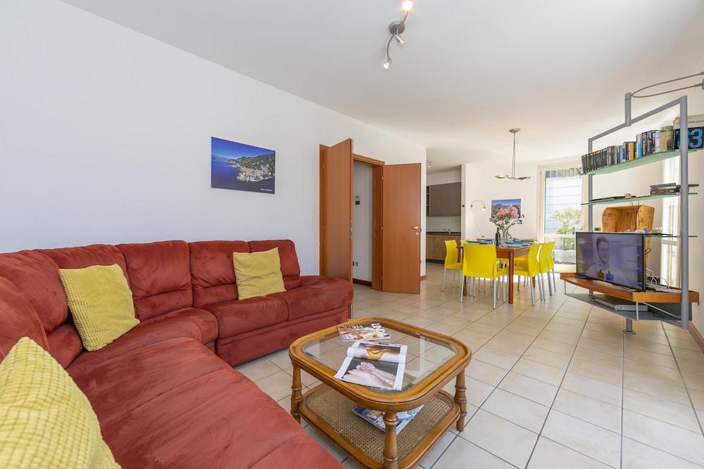 Porto Letizia Rosa 1