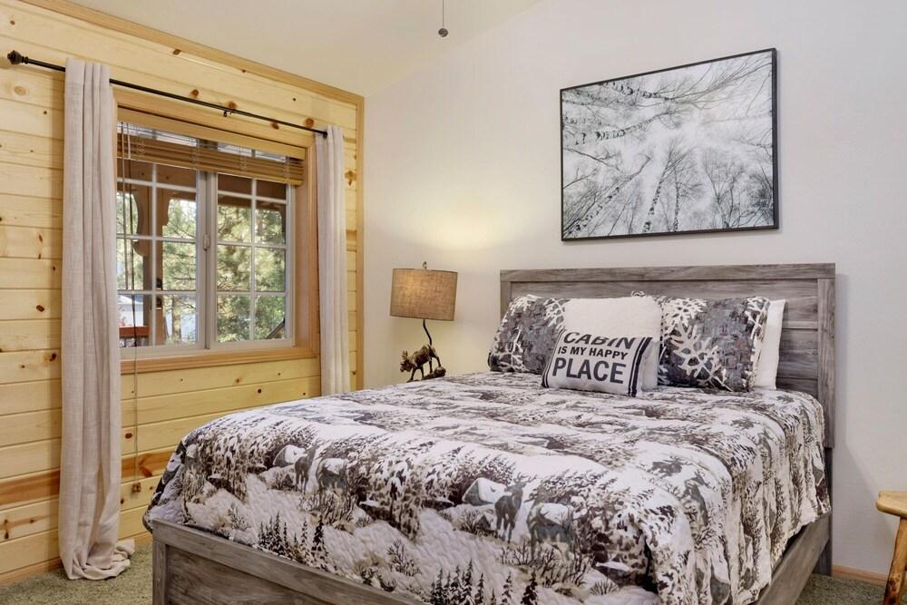 2065-tranquility Base 3 Bedroom Home by Redawning