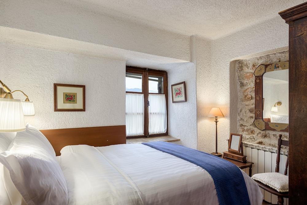 Arachova Wooden Chalet