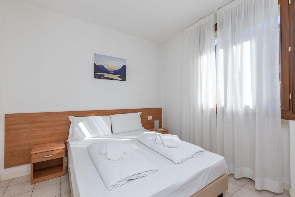 Porto Letizia Leoncavallo 10