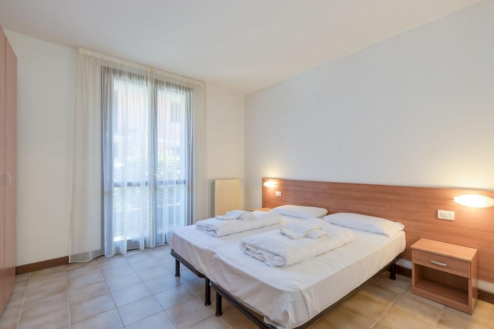 Village Apartments - Porto Letizia