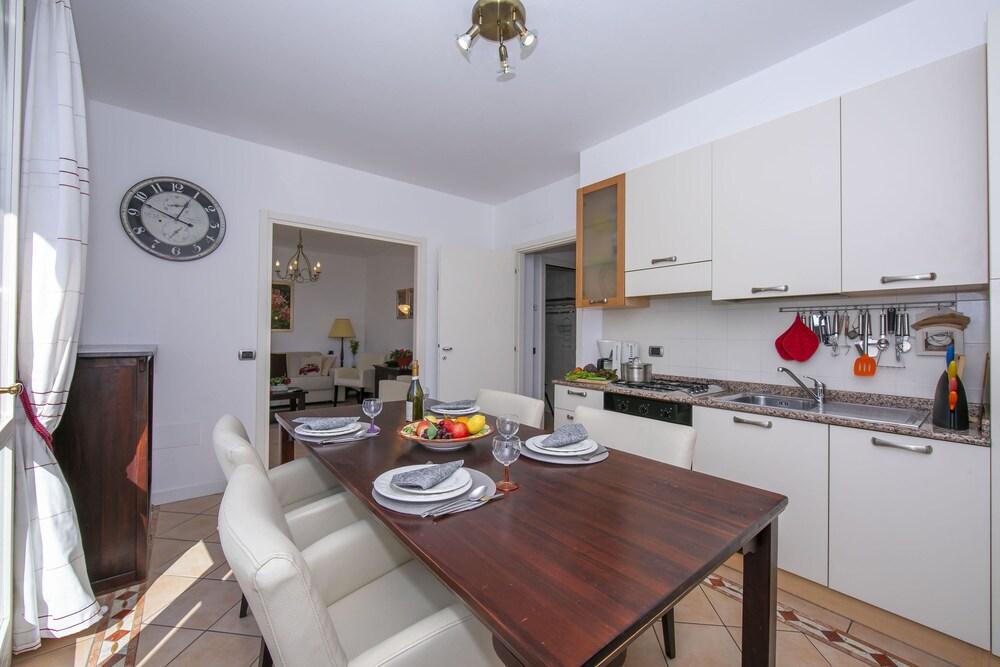 Porto Letizia Mimosa 1