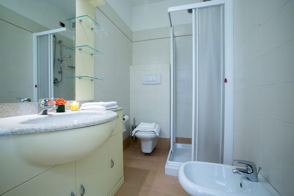 Porto Letizia Mimosa 2