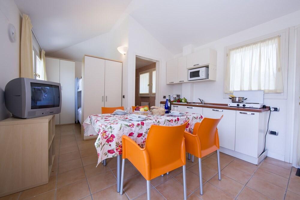 Porto Letizia Viola 8