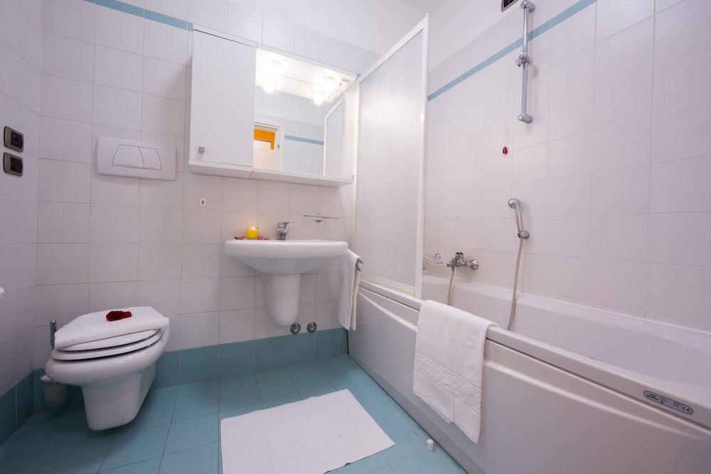 Porto Letizia Begonia 2