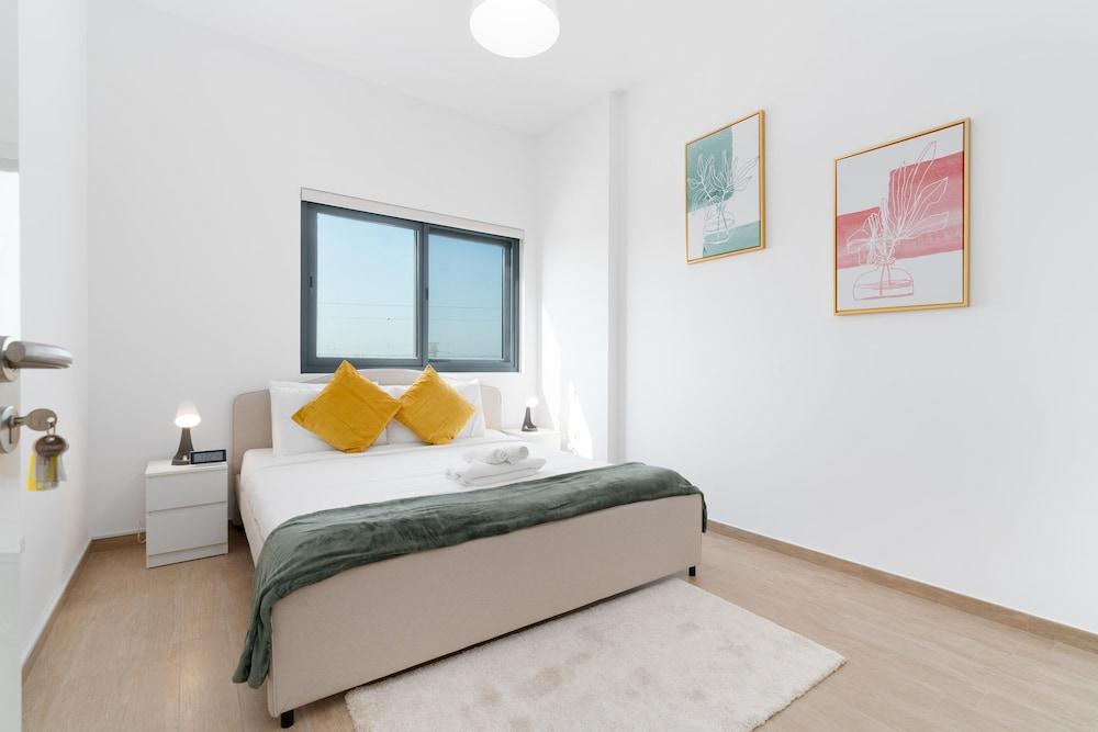 Lux BnB Nook -2 I City Views