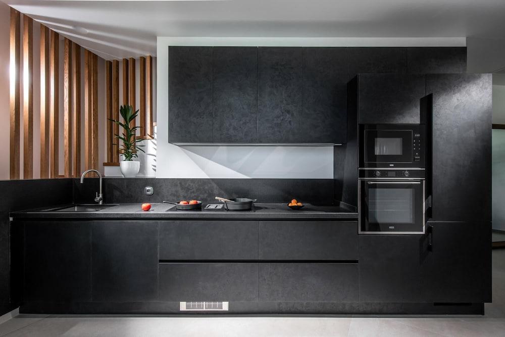 Made By The Sea Villas 8 Bdrm