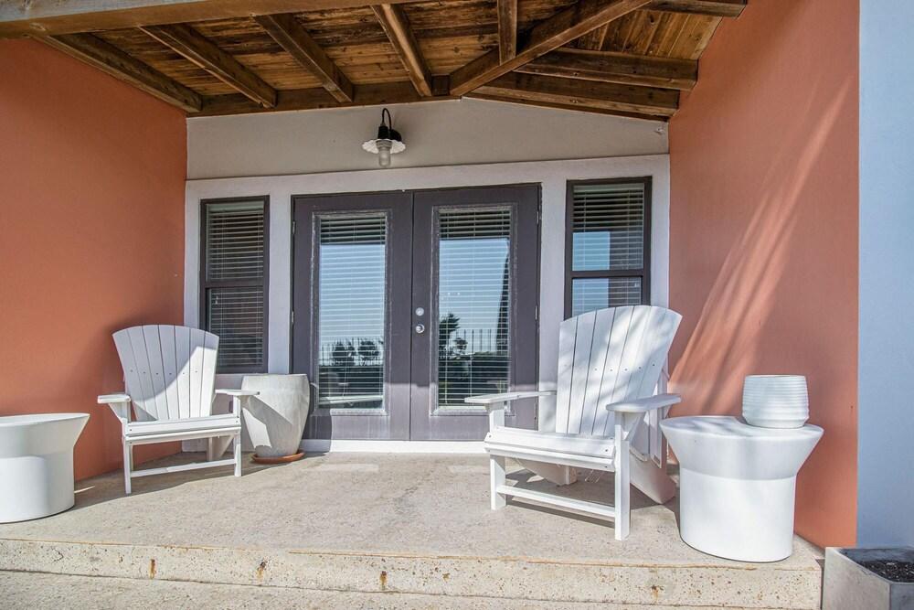 Condo di Cocco 6-oceanfront Dog Friendly w Pool