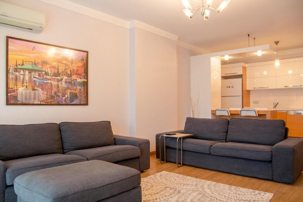 Pleasant Flat Close to Various Malls in Cigli