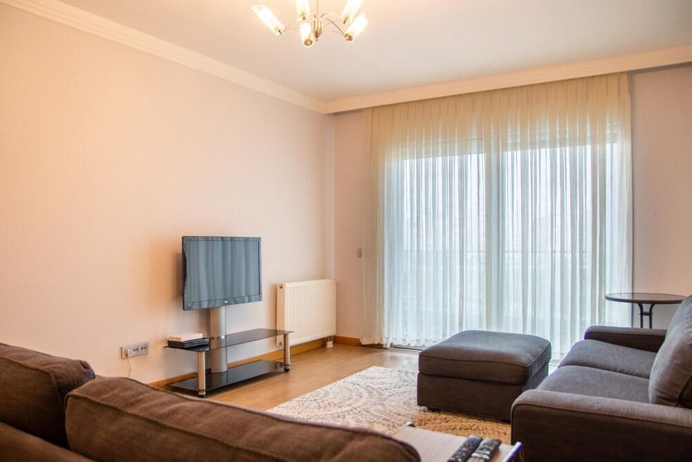 Pleasant Flat Close to Various Malls in Cigli