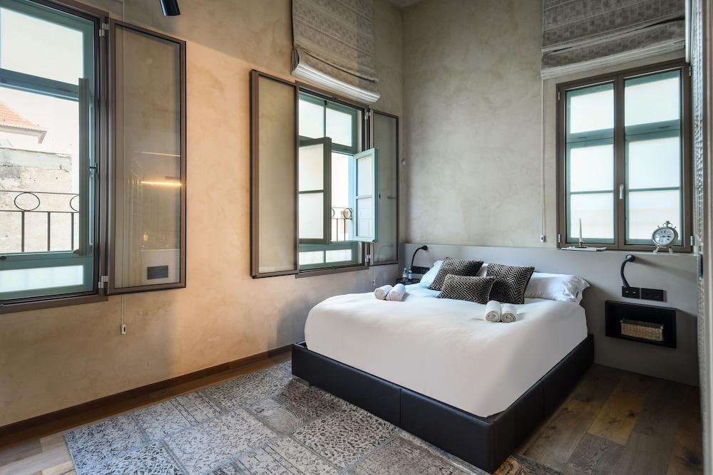 The Pearl of Jaffa Lux Apt by Sea N Rent