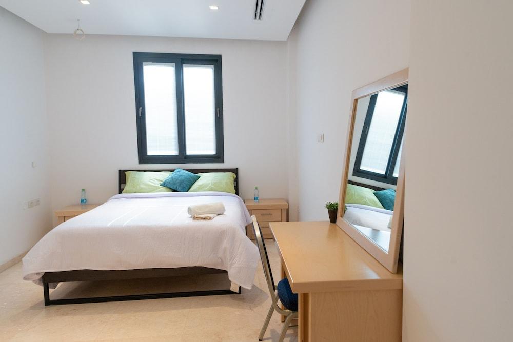 Grace Holon Villa & Pool