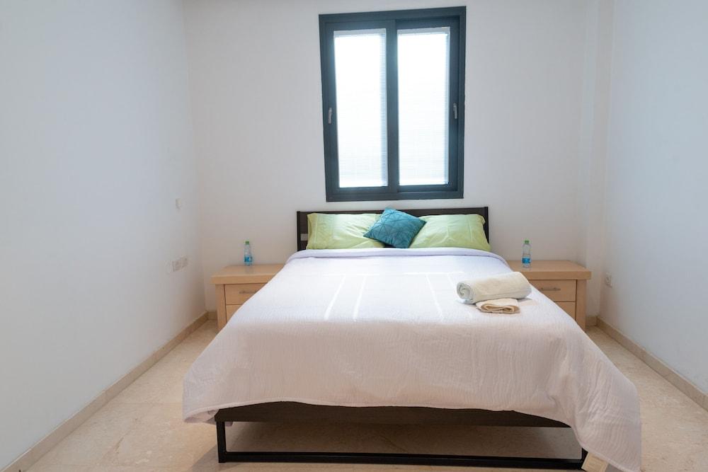 Grace Holon Villa & Pool