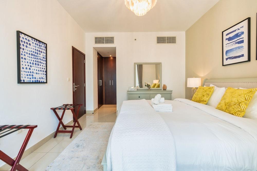 Luxury Burj Khalifa & Fountain View Apt Downtown