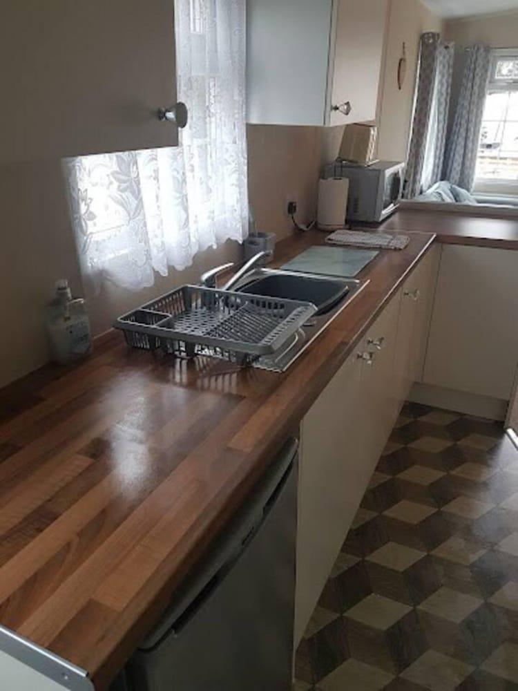 Lovely 2-bed Chalet at Robinhood Retreat Free Park